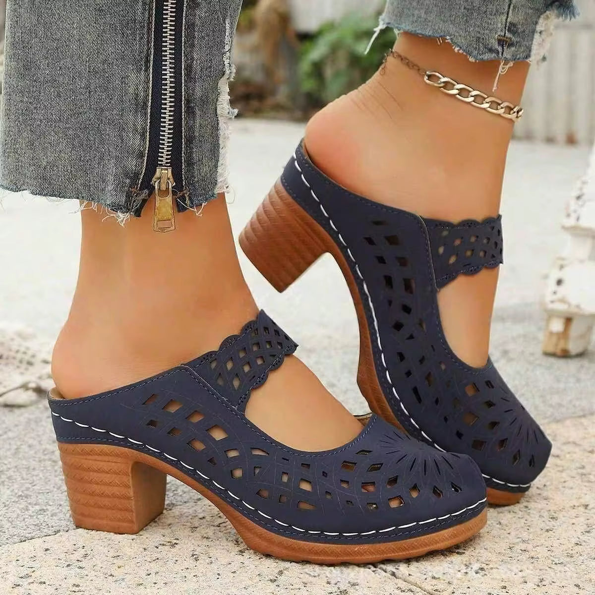 Women's Hollow Out Chunky Heel Mules Slip On Clogs For Beach Vacation Daily Commute Shopping Outdoor Summer Wear Sporty Hollow Out